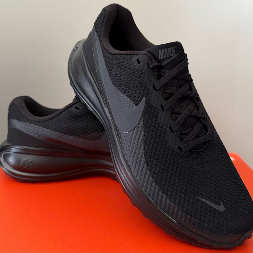 Nike Womens Revolution 8 Wide
